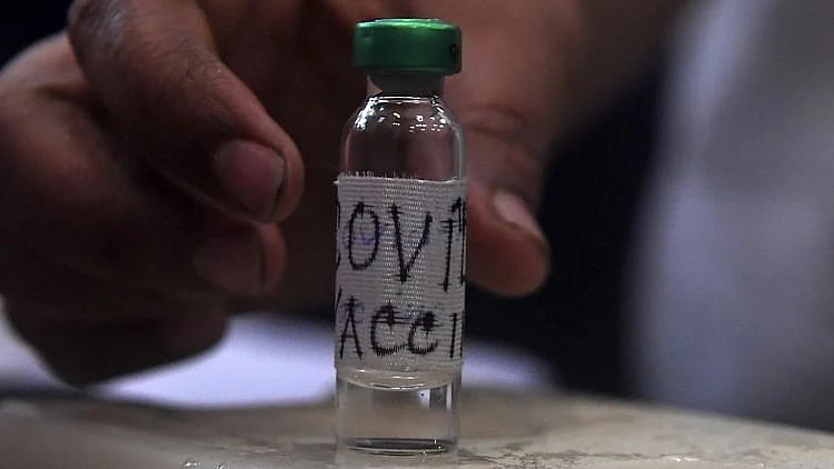 کورونا ویکسین / آئی اے این ایس