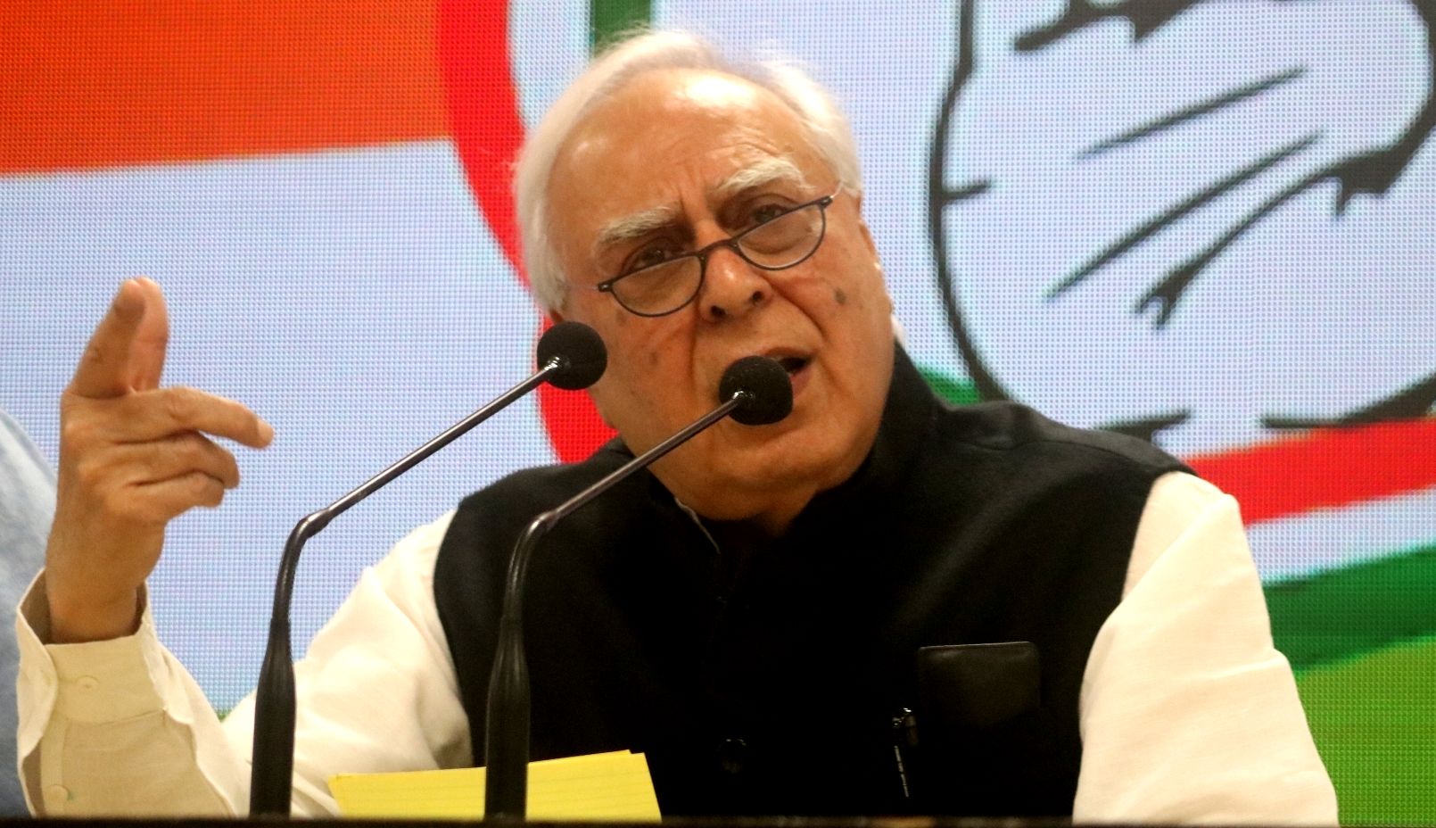 کپل سبل، تصویر آئی اے این یس