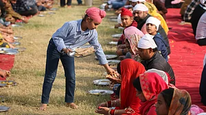 مسلمانوں کو گرودواروں میں کارسیوا انجام دینی چاہیے... ظفر آغا