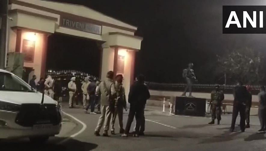 پٹھان کوٹ میں فوجی کیمپ کے گیٹ پر گرینیڈ سے حملہ، ایلرٹ جاری