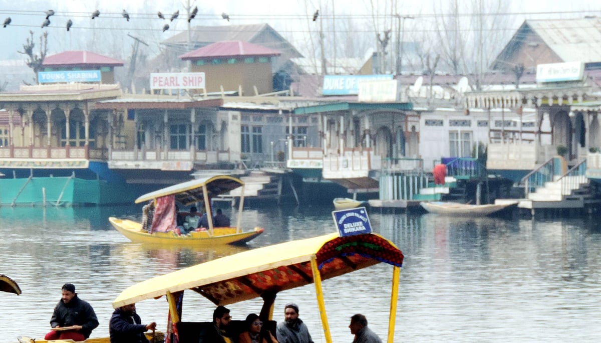 بٹہ مالو سری نگر میں نامعلوم بندوق برداروں کی فائرنگ میں پولیس کانسٹیبل کی موت