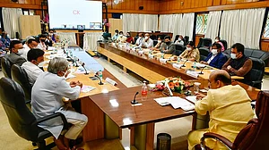 ’اومیکرون‘ ملنے کے بعد کرناٹک میں ’تیسری لہر‘ سے نمٹنے کی تیاری شروع!