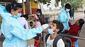 ملک بھر میں اومیکرون کا تیزی سے پھیلاؤ، متاثرین کی تعداد 422 سے تجاوز، دہلی-مہاراشٹر سر فہرست