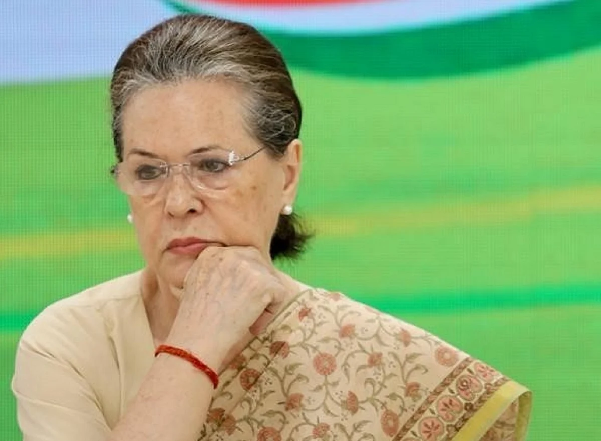 کسی داستانِ پری سے بھی اعلیٰ ہے سونیا گاندھی کی داستانِ زندگی... ششی تھرور