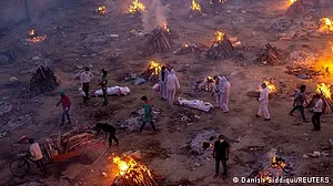 بھارت، نیا سال اور اومیکرون کے بڑھتے معاملے، خوف کا ماحول