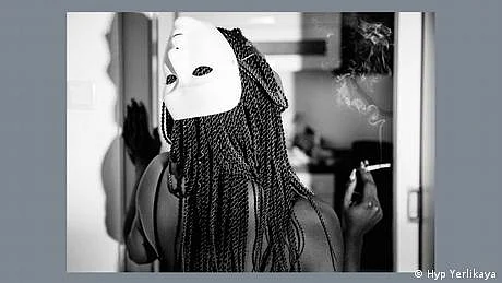 ’’بے چہرہ - جسم فروش خواتین‘‘ کے عنوان سے نمائش