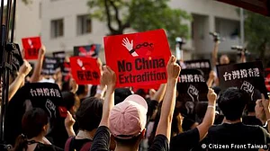 چین بیرون ملک مقیم اپنے دس ہزار شہریوں کو زبردستی واپس لے آیا، رپورٹ