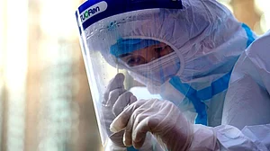 کورونا لایا ایک نئی آفت، خون کی نسوں میں گھس کر وائرس پیدا کر رہا عجیب بیماری