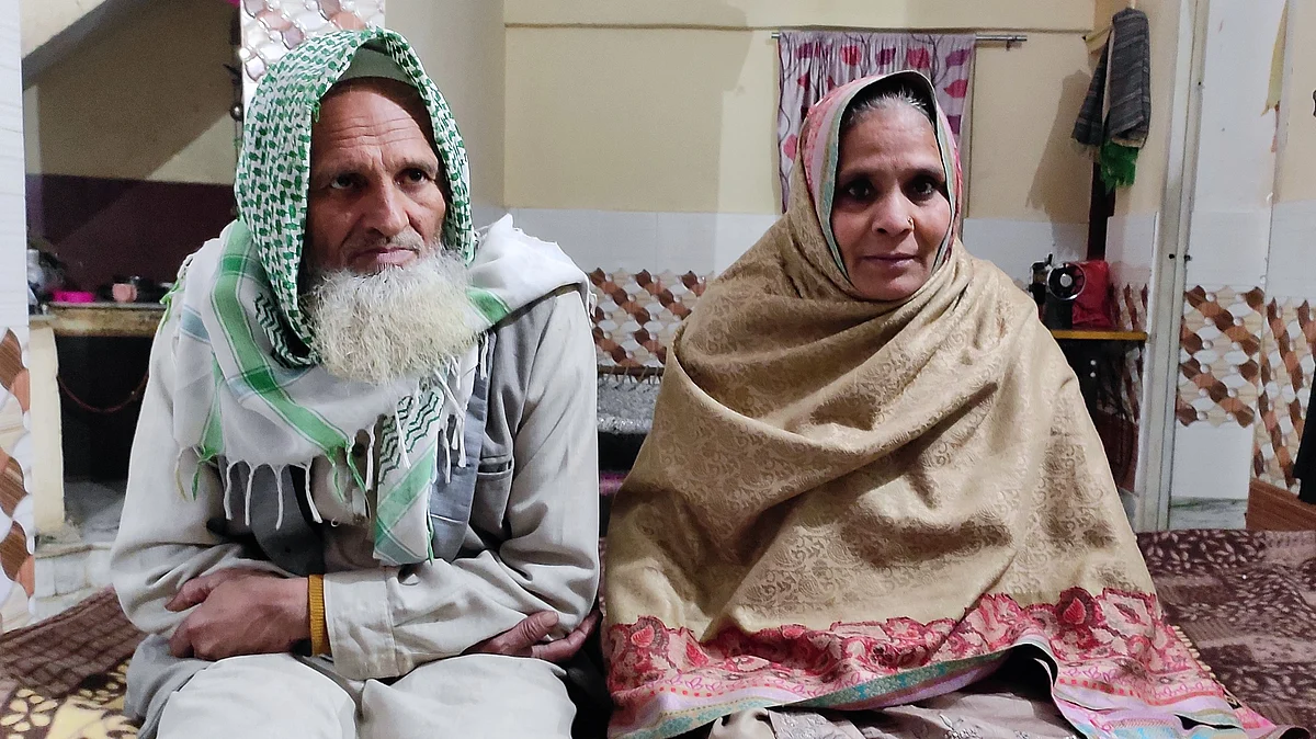 سی اے اے مخالف مظاہرہ کے دوران جان گنوانے والے سلیمان کے والدین / تصویر آس محمد کیف
