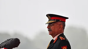 آرمی چیف جنرل ایم ایم نرونے، تصویر یو این آئی