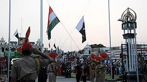 بڑھتے کورونا کیسز کے سبب اٹاری-واگھہ بارڈر ریٹریٹ تقریب میں عوامی شرکت پر پابندی