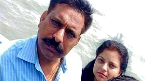 شہید سبودھ سنگھ قتل کے ملزمین کی ضمانت رَد ہونے پر بیوی نے کہا ’اَب دل کو سکون ملا‘