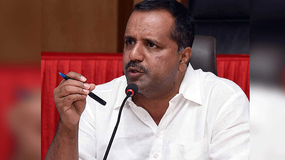 <div class="paragraphs"><p>یو ٹی قادر</p></div>