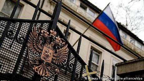 برطانیہ: پوٹن سے رابطے رکھنے والے امراء سے کیسے نمٹا جائے؟