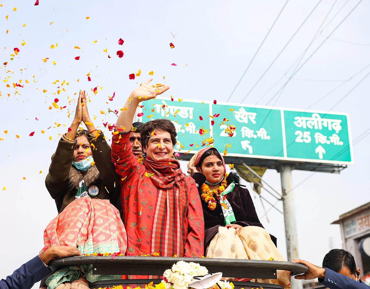 گرمی اور چربی نکالنے کی بات کرنے والے لوگ کبھی سماج کا بھلا نہیں کر سکتے: پرینکا گاندھی
