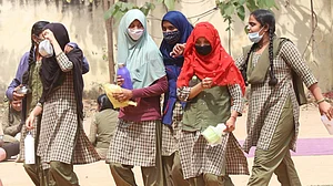 حجاب معاملہ: آل انڈیا مسلم پرسنل لا بورڈ نے سپریم کورٹ میں عرضی داخل کی