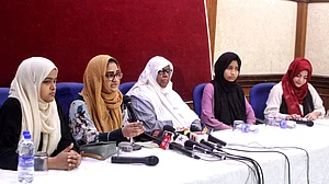 حجاب تنازعہ: کرناٹک ہائی کورٹ کے فیصلے سے مسلم خواتین ناراض