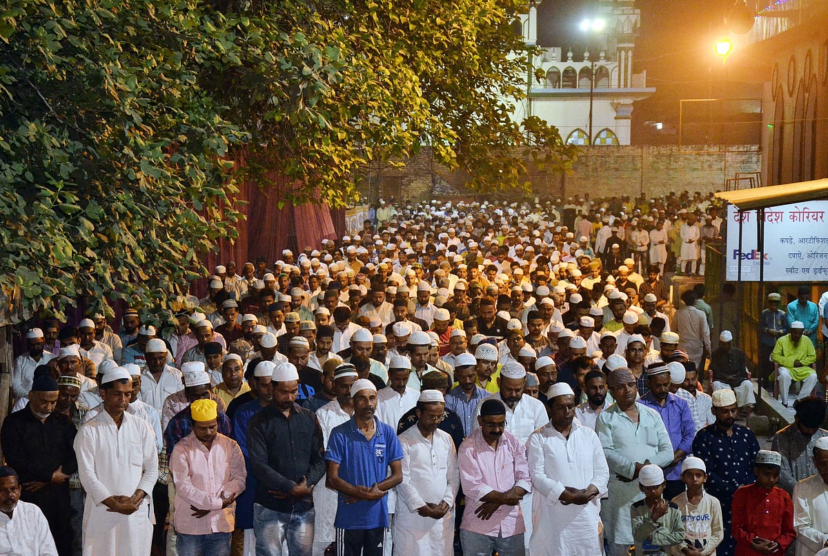 لکھنؤ میں رمضان کی رونقیں بحال، مہنگائی نے چھین لیا منہ کا نوالہ