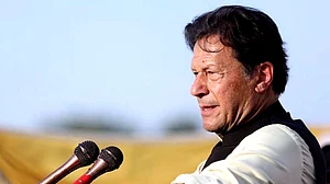 پاکستان: ’آزادی مارچ‘ واپس لینے کے بعد عمران خان کو تنقید کا سامنا