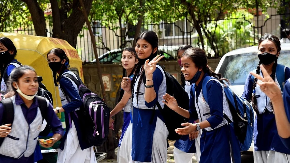 اسکولی طالبات، علامتی تصویر آئی اے این ایس