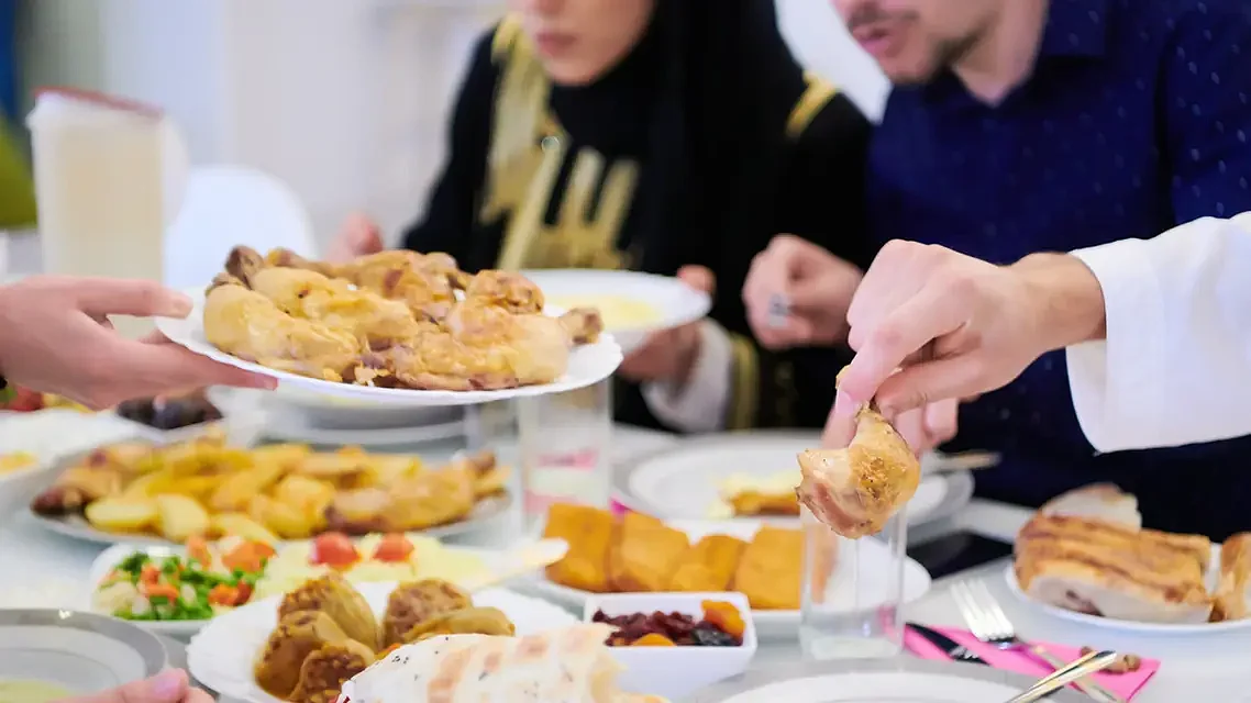 رمضان المبارک: افطار میں کیا لینا چاہئے اور کیا نہیں