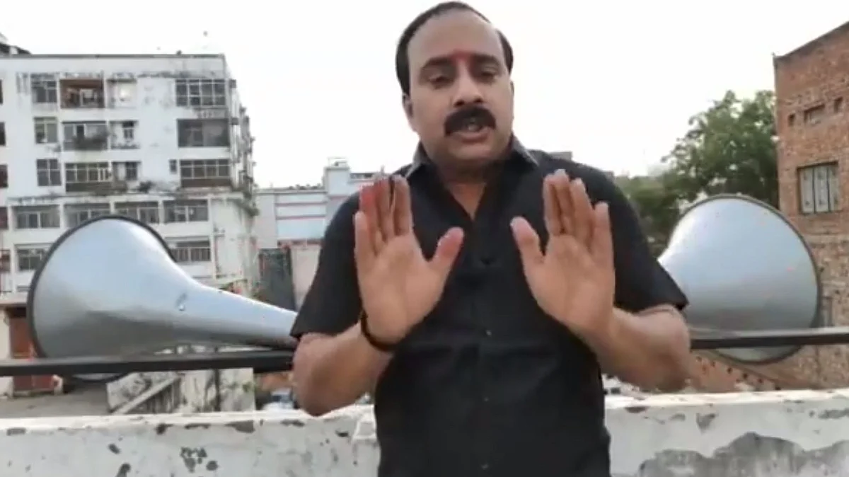 لاؤڈاسپیکر پر ’مہنگائی‘ کے گیتوں کی گونج