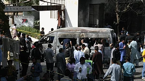 کراچی دھماکوں کے ذمہ داروں کو قیمت چکانی پڑے گی، چینیوں کا خون رائیگاں نہیں جائے گا: چین