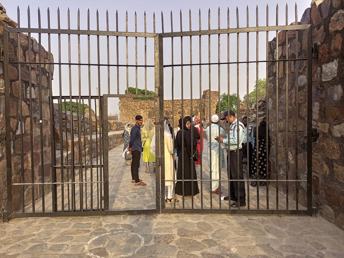 دہلی: فیروز شاہ کوٹلہ میں انٹری کے لئے لینا ہوگا 25 روپے کا ٹکٹ، تبھی ادا کر سکتے ہیں نماز