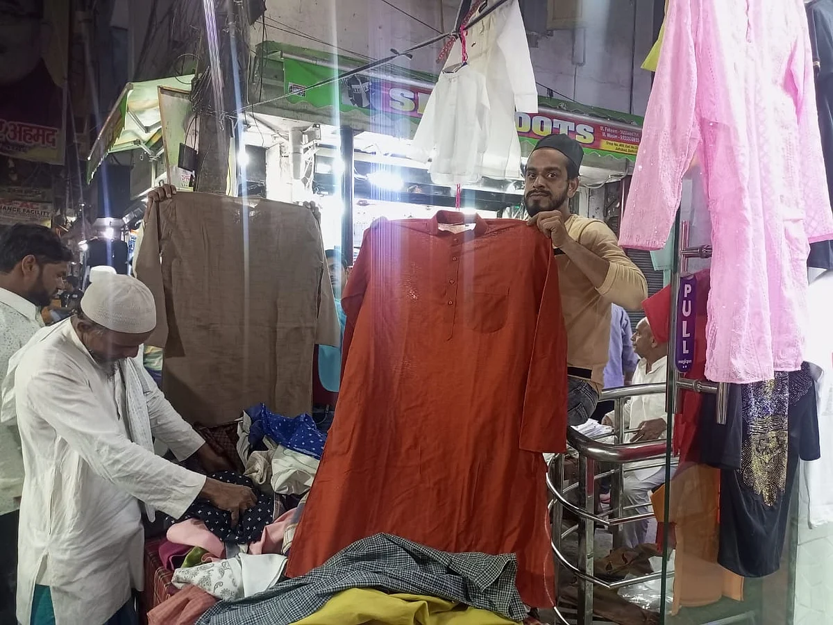 عید کی خریداری کے لئے جعفرآباد بازار میں سجنے لگی دکانیں
