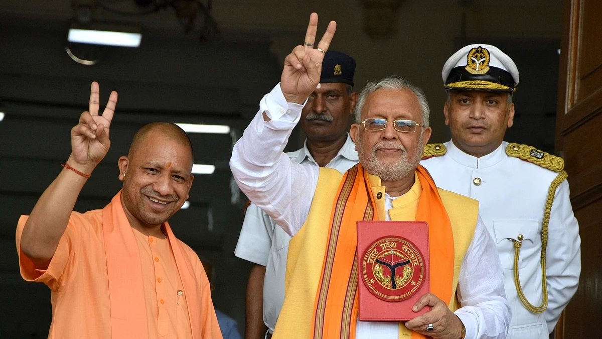 وزیر اعلیٰ یوگی آدتیہ ناتھ کے ساتھ یوپی کے وزیر مالیات سریش کمار کھنہ