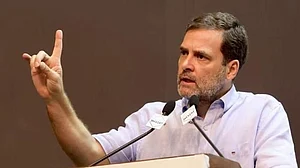 آخر کیوں ایل آئی سی کے شیئر کو اتنی کم قیمت پر فروخت کیا جا رہا ہے، راہل گاندھی