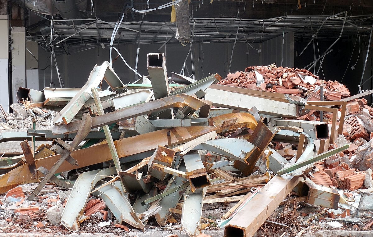 ایران میں 10 منزلہ عمارت گرنے سے 29 افراد کی موت، 38 اب بھی لاپتہ