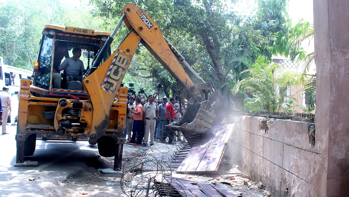 غریبوں کے ’خوابوں‘ کو بلڈوزر سے مت اجاڑیے صاحب، بڑی محنت سے بنتے ہیں یہ آشیانے... بھرت ڈوگرا
