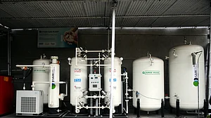 یوگی کے دعووں کی کھل گئی قلعی، آکسیجن پلانٹ تو لگائے لیکن ٹیکنیشین نہیں!