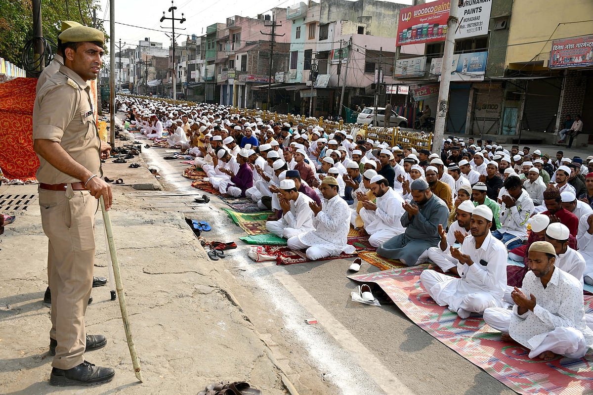 پورے ملک میں جوش و خروش کے ساتھ منائی گئی عید