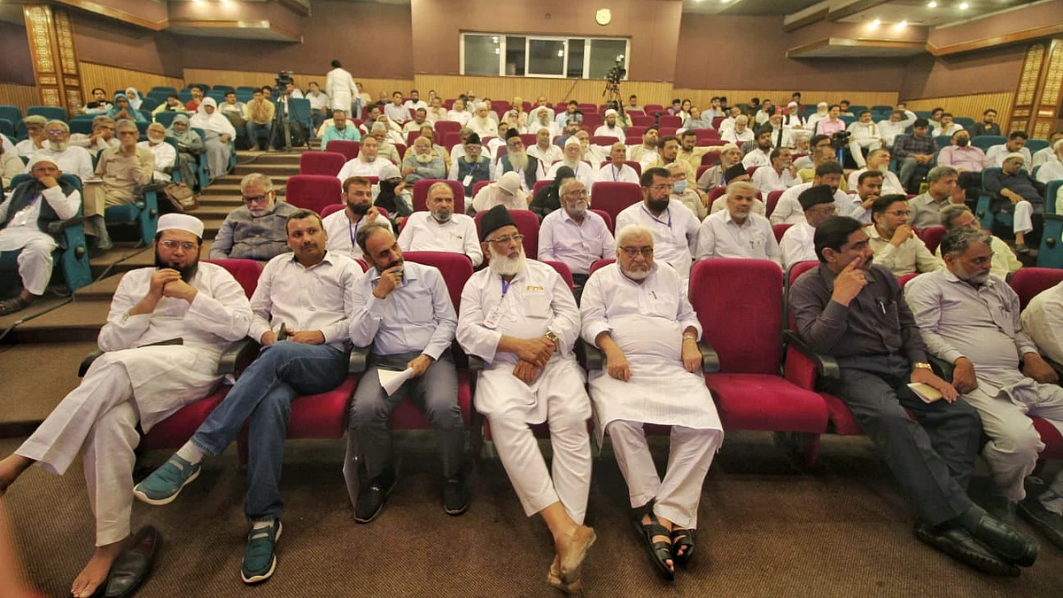 دہلی کے انڈیا اسلامک کلچرل سینٹر میں منعقدہ سیمینار کا منظر / قومی آواز / وپن