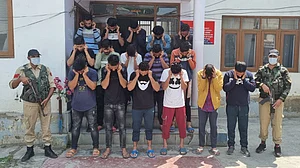یاسین ملک کے گھر کے باہر ملک مخالف نعرہ بازی کرنے والے کلیدی ملزم سمیت 19 گرفتار: پولیس