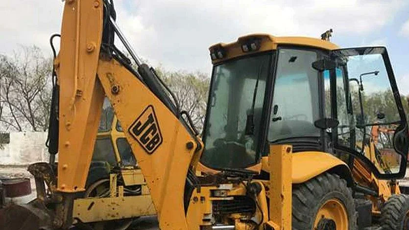 بلڈوزر کی علامتی تصویر