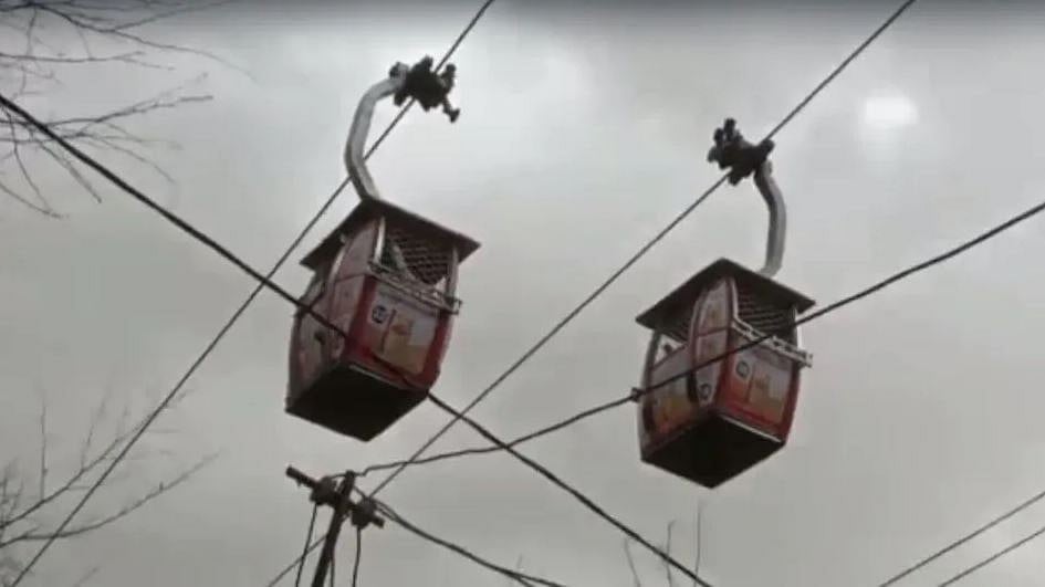 گجرات: پاواگڑھ مندر میں دردناک حادثہ، روپ وے کا تار ٹوٹنے سے 6 افراد کی موت