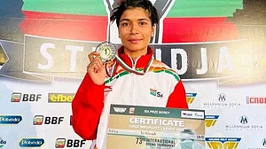 نکہت زرین / ٹوئٹر