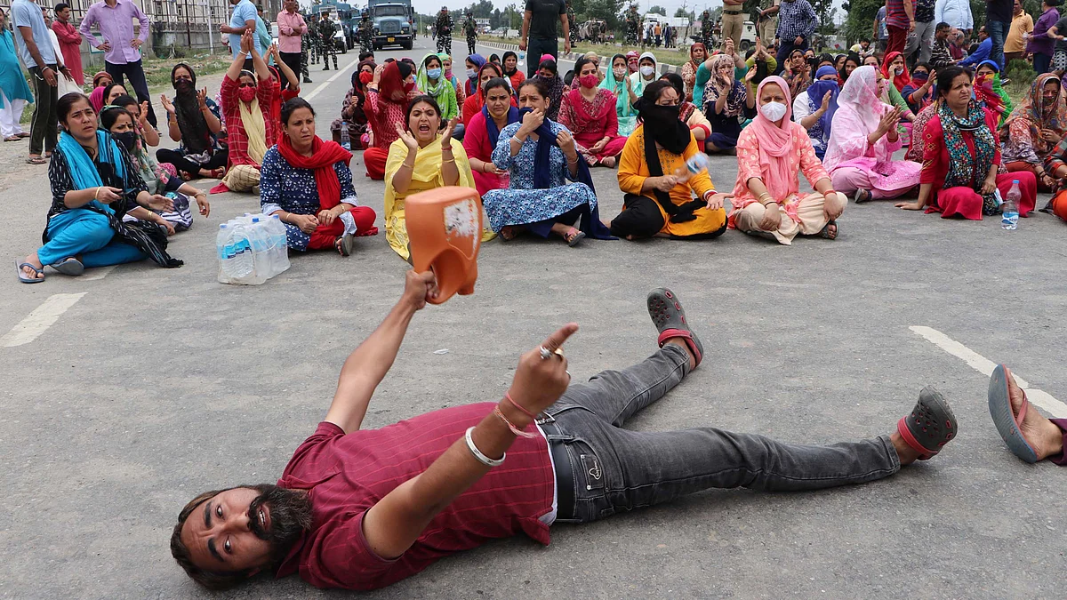 وادی میں ٹارگٹ کلنگ کے خلاف احتجاج / یو این آئی