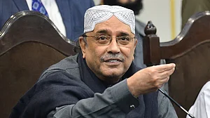 آصف علی زرداری پاکستان کے 14ویں صدر منتخب، بدعنوانی اور قتل کے الزام میں 11 سال گزاری جیل کی زندگی