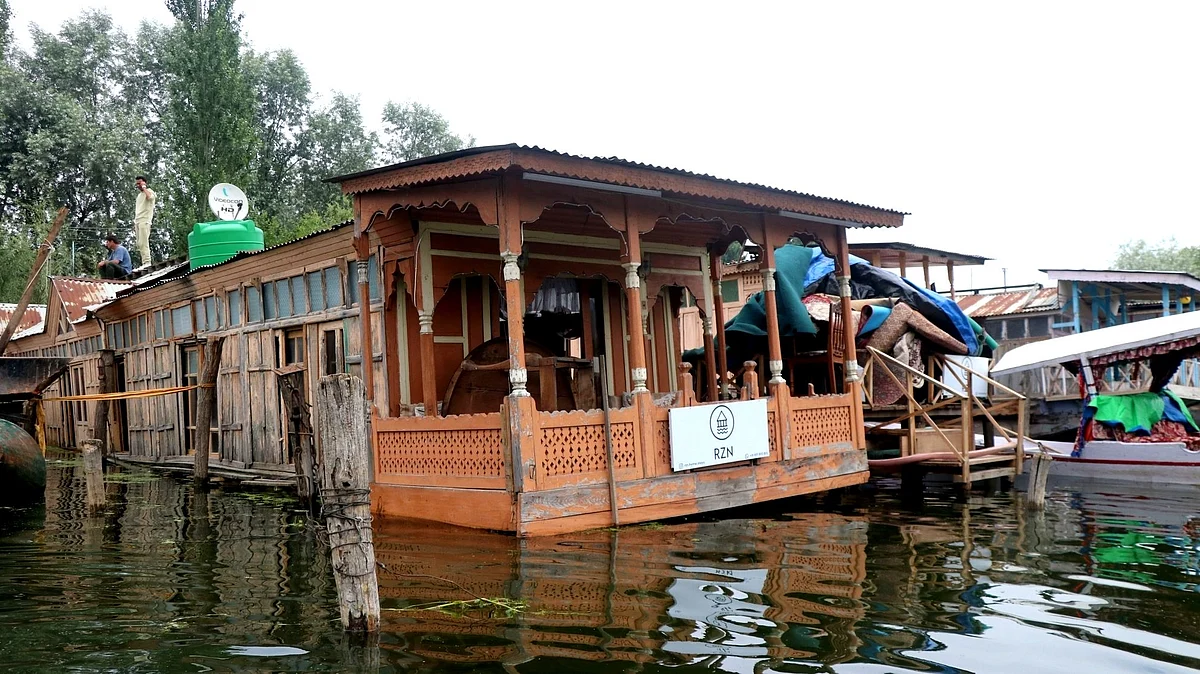 <div class="paragraphs"><p>جھیل، تصویر آئی اے این ایس</p></div>