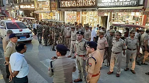 یوپی: ایٹہ فرضی تصادم معاملہ میں 16 سال بعد آیا فیصلہ، 5 پولیس اہلکاروں کو عمر قید، 4 کو 5-5 سال قید کی سزا