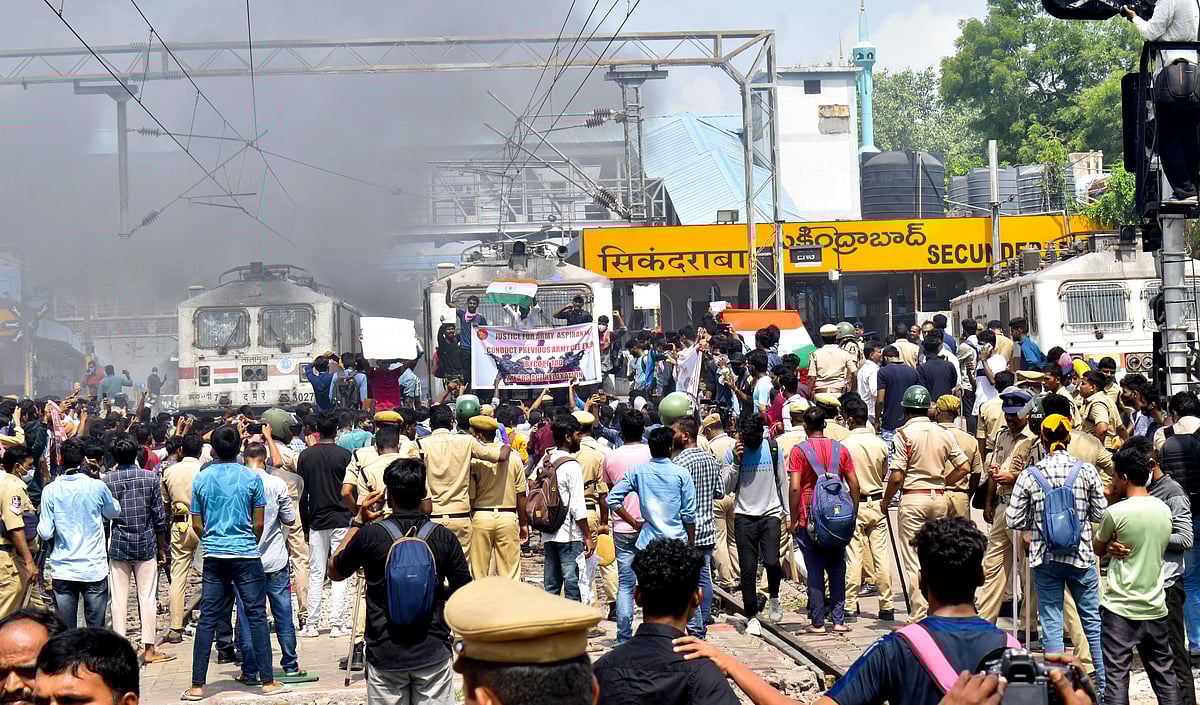 اگنی پتھ پر احتجاج کے درمیان حکومت کا نیا فیصلہ، اگنی ویروں کو مرکزی فورسز اور آسام رائفلز میں ملے گا ریزرویشن