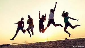 دوستی کسے کہتے ہیں اور سوشل میڈیا نے اس پر کیا اثرات مرتب کیے؟