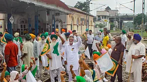 مودی حکومت کی ’وعدی خلافی‘ پر کسانوں کی ریل روکو تحریک، پنجاب کی مان حکومت کے خلاف بھی کریں گے احتجاج