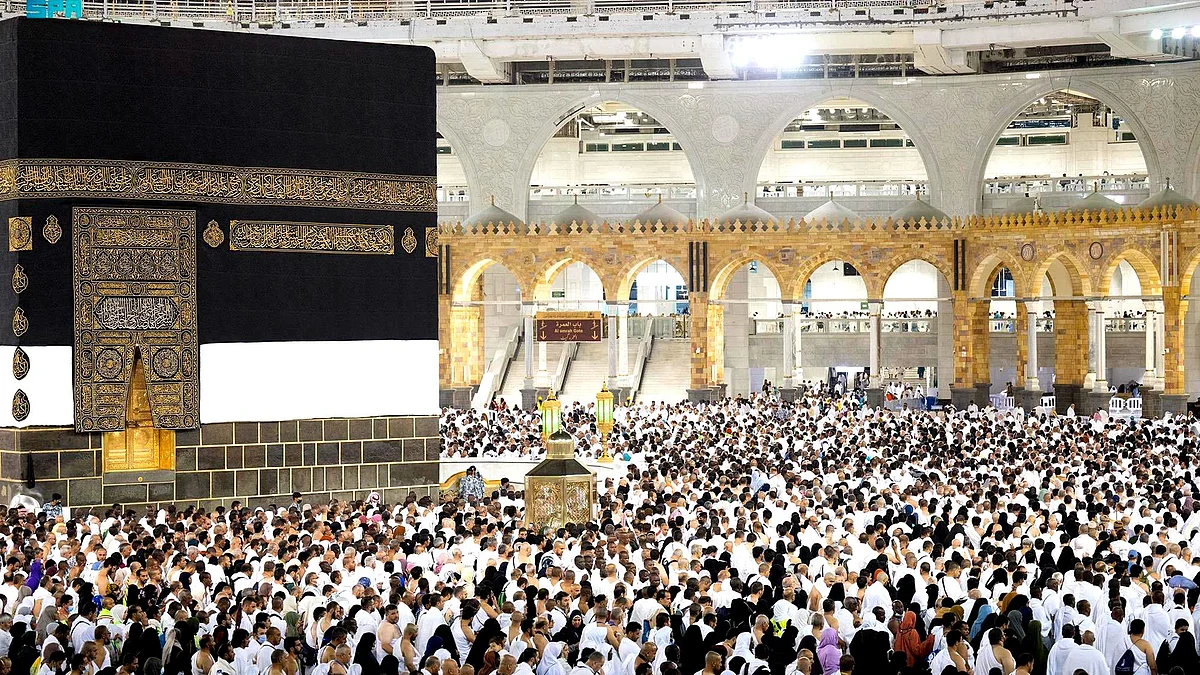 طواف کعبہ، تصویر ٹوئٹر @hsharifain