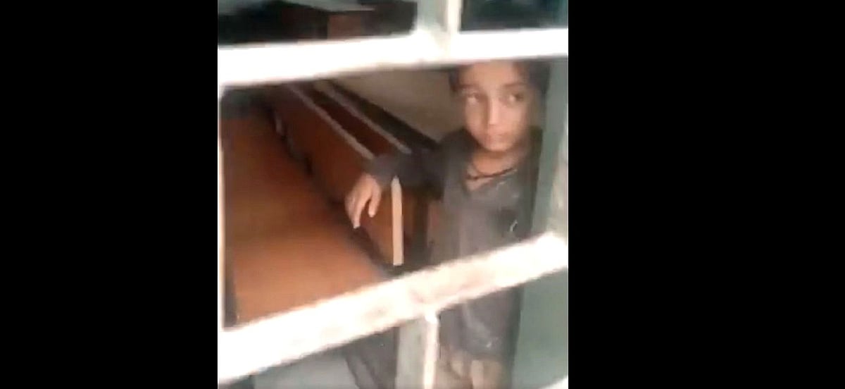 ہاتھرس: اسکول میں بچے کو بند کرنے کے معاملے میں 10 اساتذہ معطل