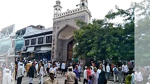 توہین رسالتؐ: حیدرآباد میں نماز جمعہ پرامن طریقے سے ادا کی گئی
